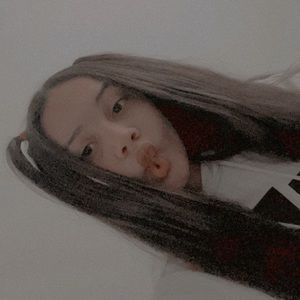 Meet your Posher, Valeria